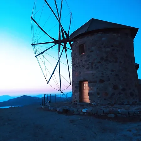 Apartment House Leo & Mary Patmos Town