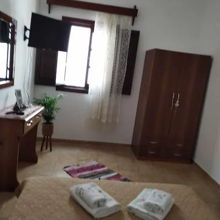 Apartment House Leo & Mary Patmos Town